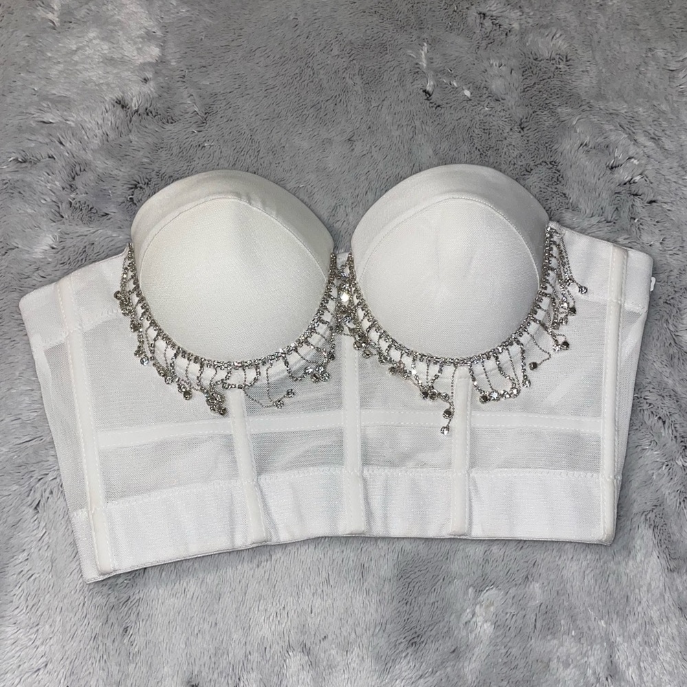 cute bandeau top!